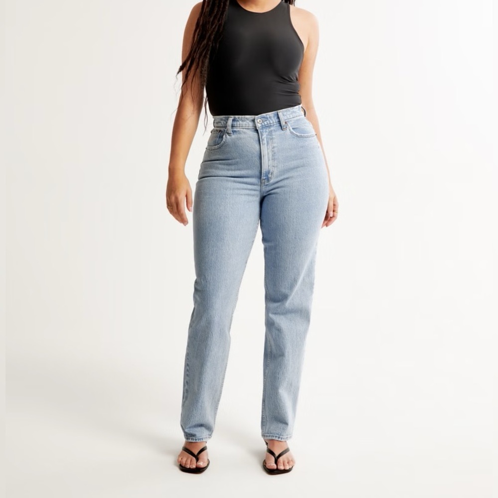 Abercrombie Curve Love 90s Straight Jean